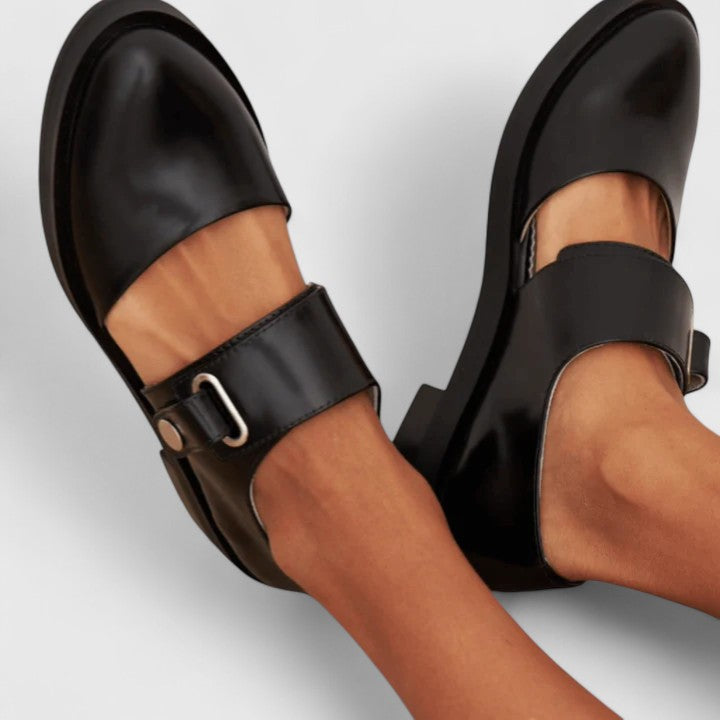 Black / 43 EU