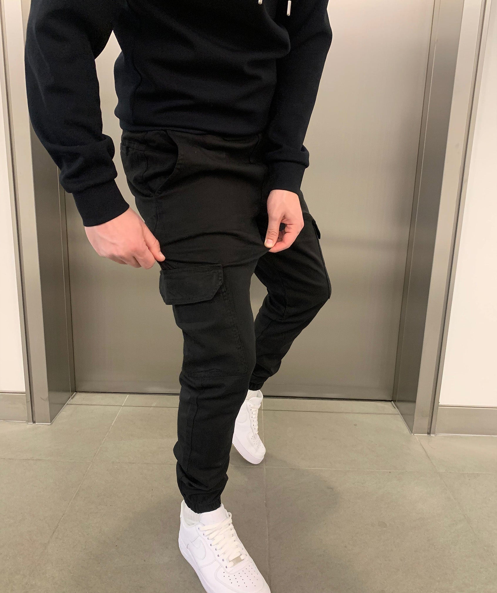 Black / 4XL (52)