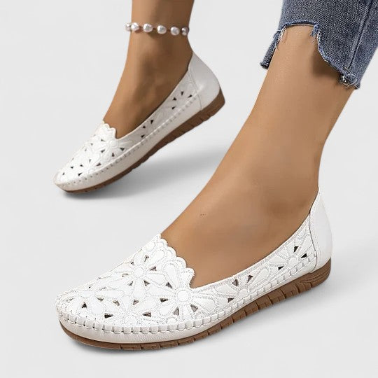 White / 43