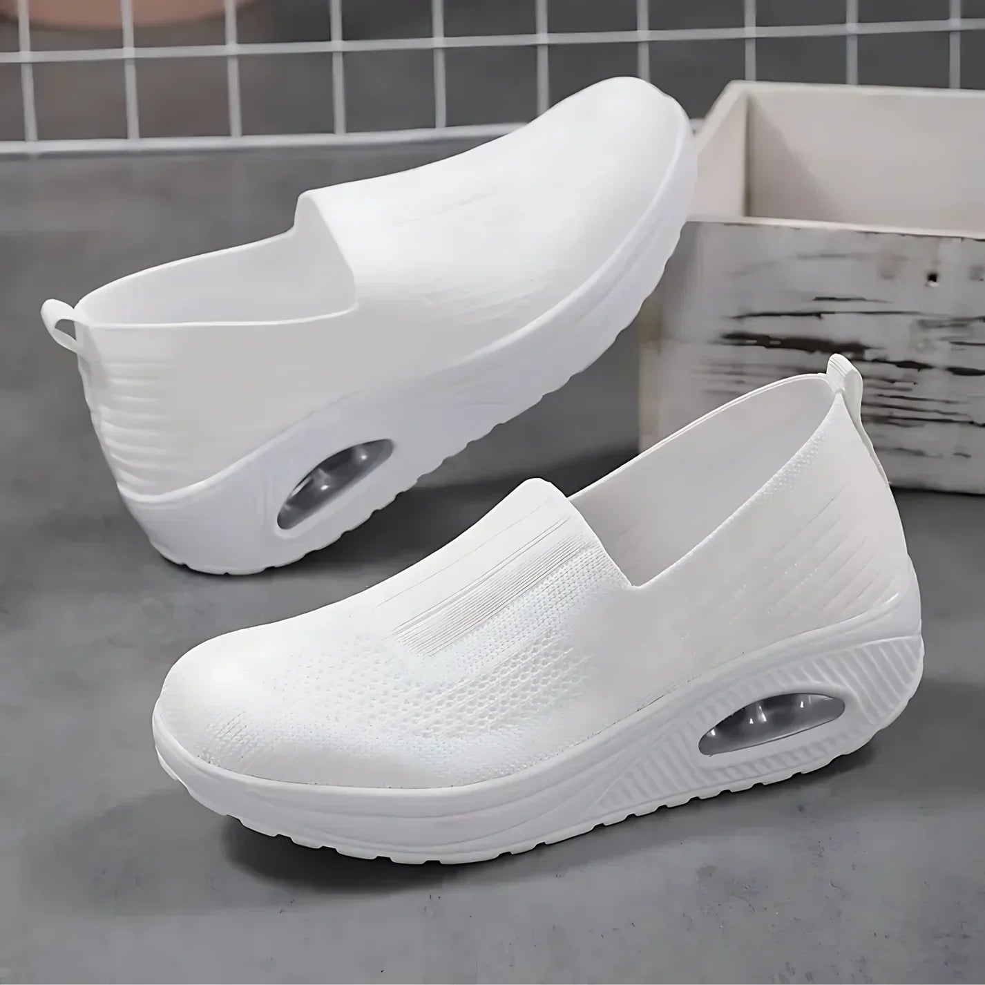 White / 43