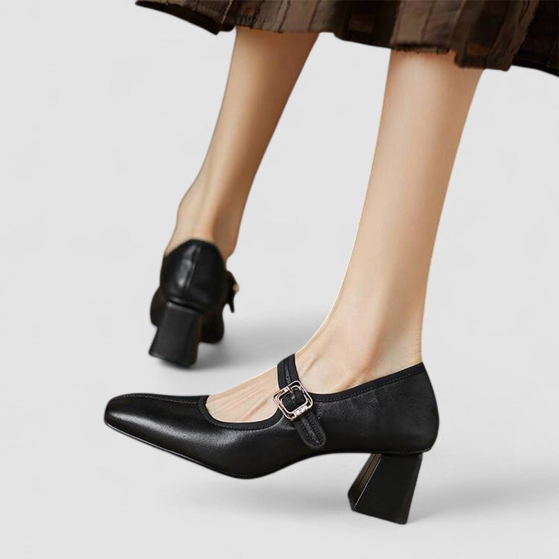 Black / 43 EU